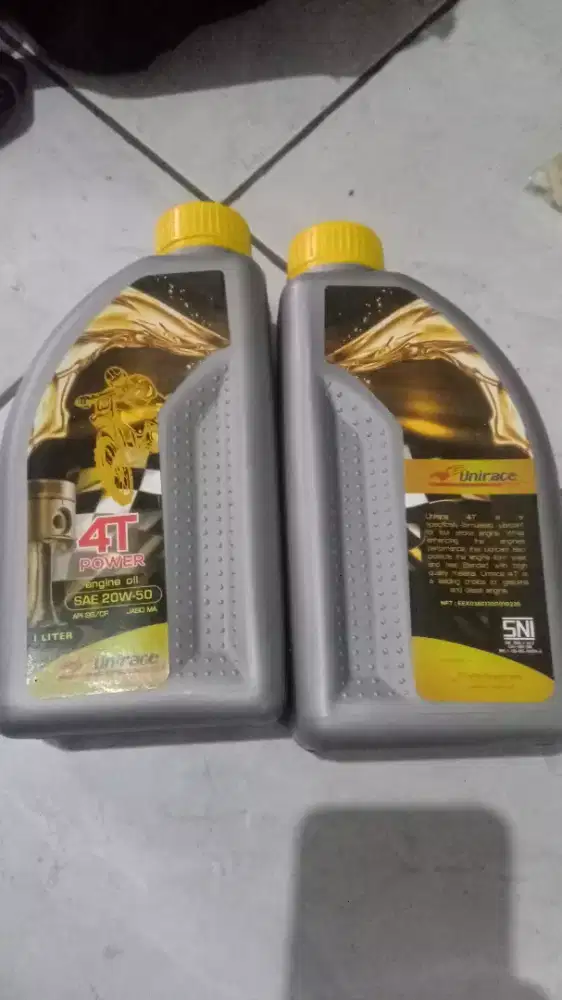 Oli mesin merk unirace 1 liter