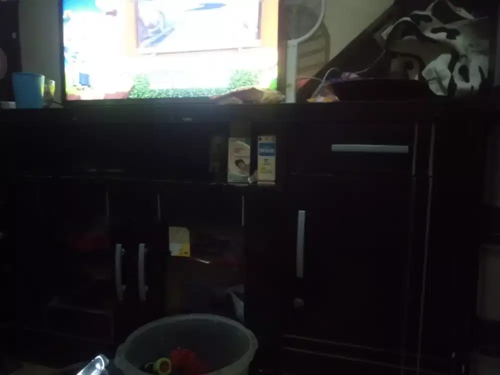 Jual tv LG 32 inc sudah digital + lemari tv nya