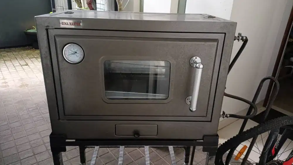 Oven Gas Bekas ukuran sedang (termasuk Loyang kue)