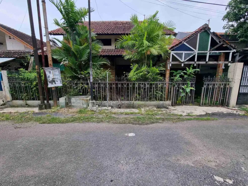 Rumah tengah kota dekat Simpang Lima Semarang