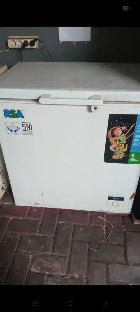 Freezer dan showcase