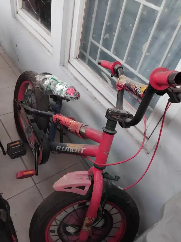 Sepeda anak merk element