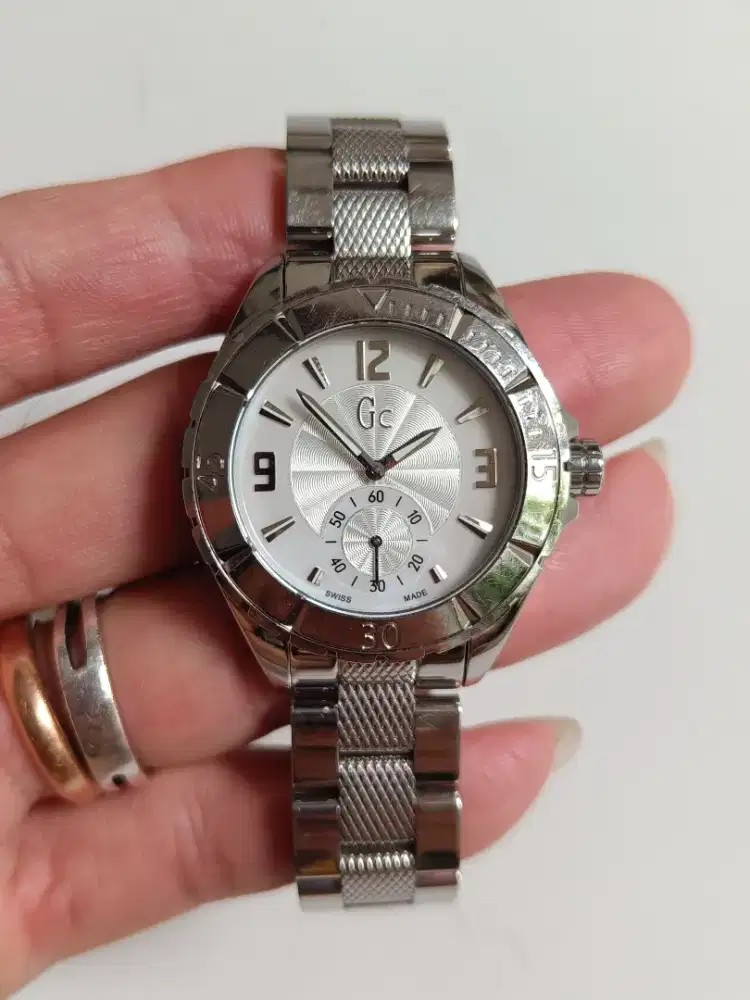 Jam wanita guess collection GC A7000L original bekas bagus normal