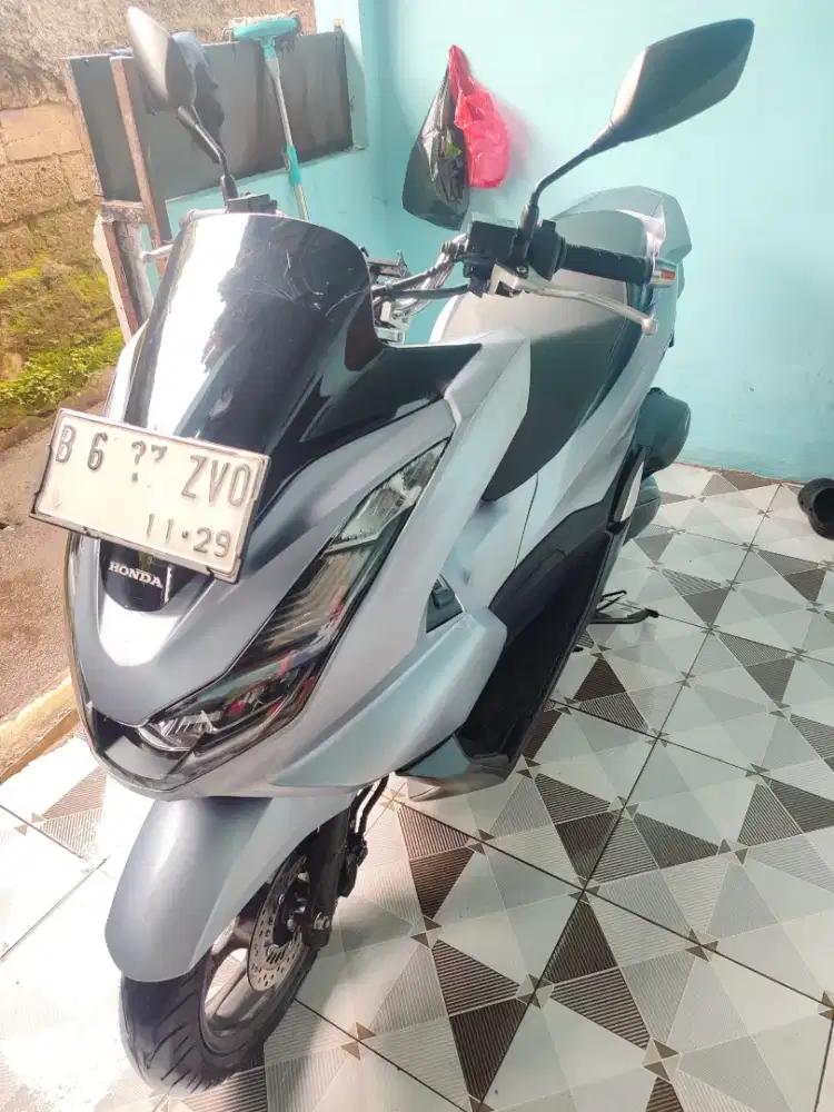 Di jual Honda PCX 160 Silver Matte