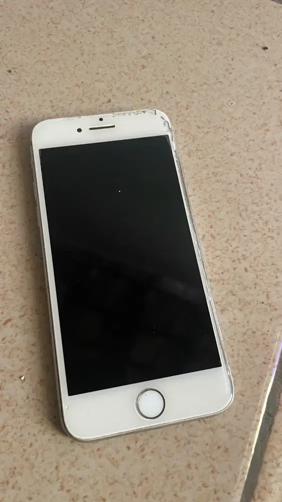 Iphone 8 (256gb) smartfreen only. Semuanya aman kamera dll