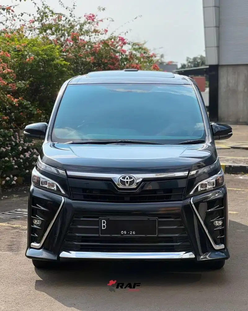 Toyota Voxy 2021 AT 2.0 Matic Hitam Special 50th