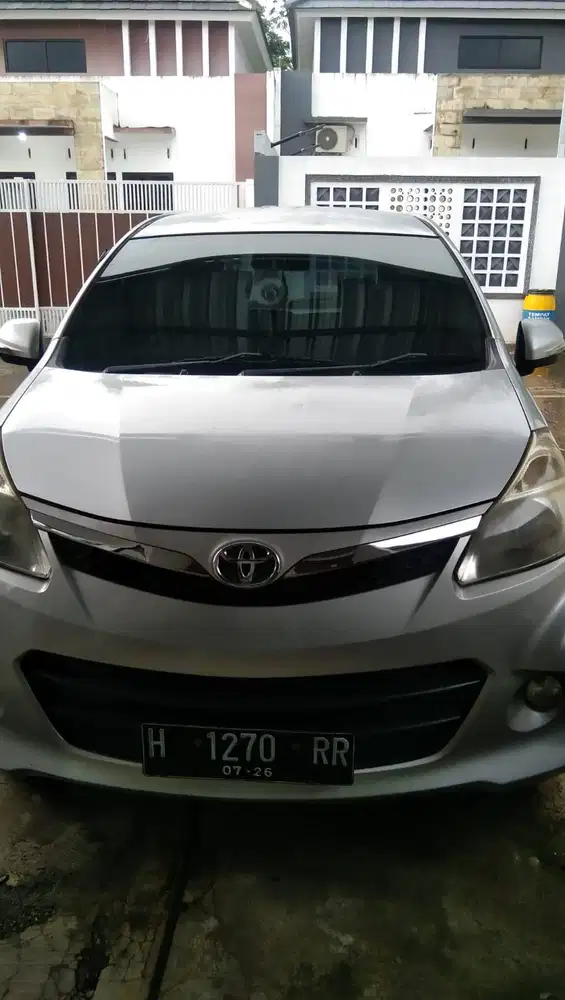 Toyota Avanza Veloz 1.5 AT 2014 Silver - Terawat & Siap Pakai