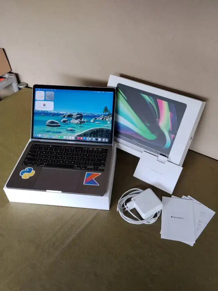 MacBook Pro M1 8/256 Fullset Lengkap