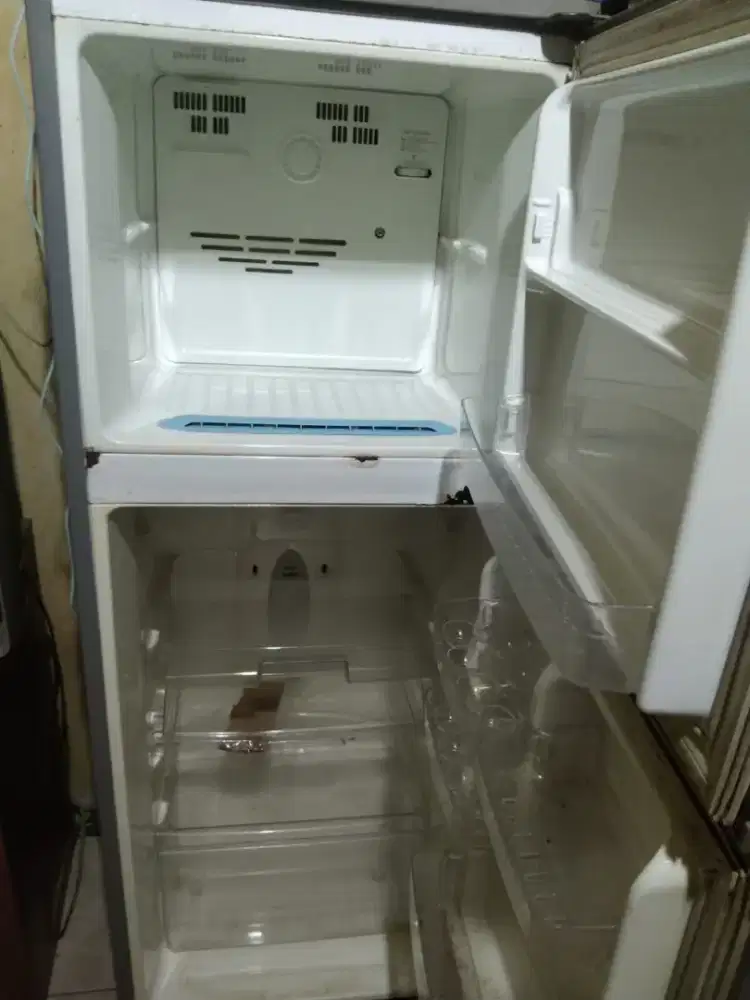 Kulkas merk LG 2pintu