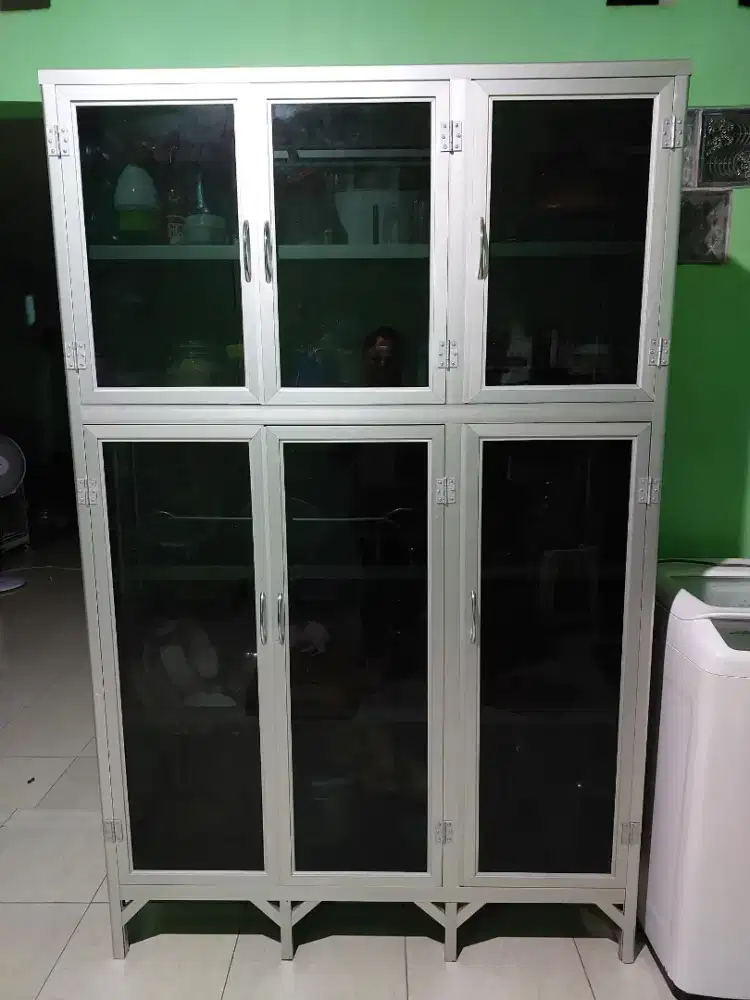 Lemari kaca aluminium hollow tebal  TC aluminium