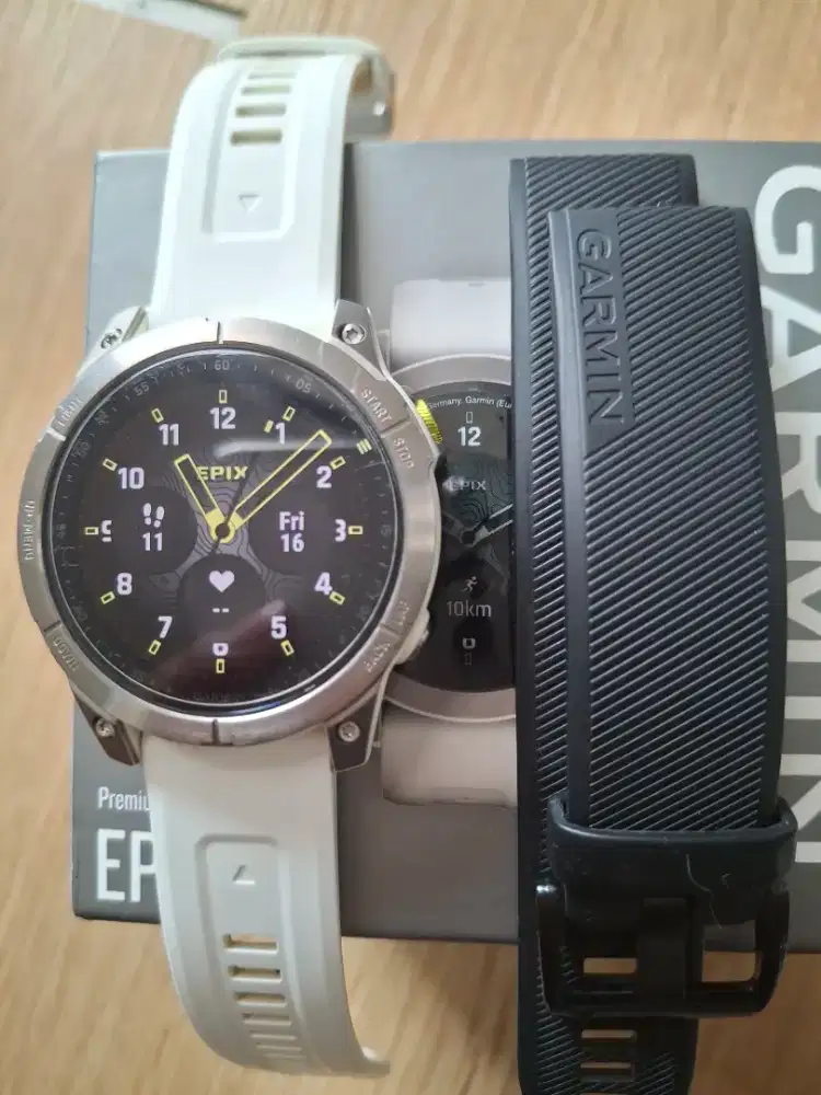 LIKE NEW. Garmin Epix Shapphire Titanium - White. Fullset Garansi