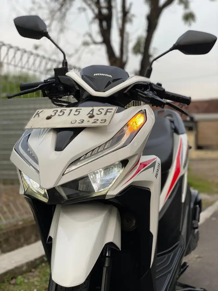 Honda Vario 125 CBS ISS 2019 WHITE RED