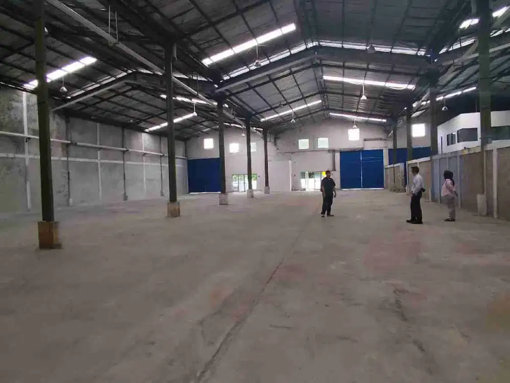 Di Sewakan gudang besar plus kantor premium taman tekno BSD