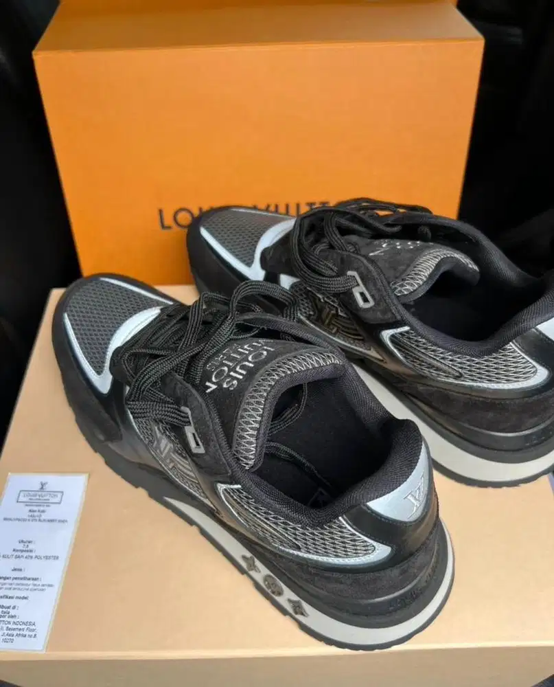 Louis vuitton run away