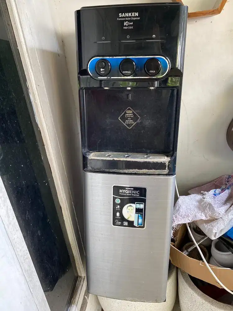 Dispenser sanken galon bawah (rusak)