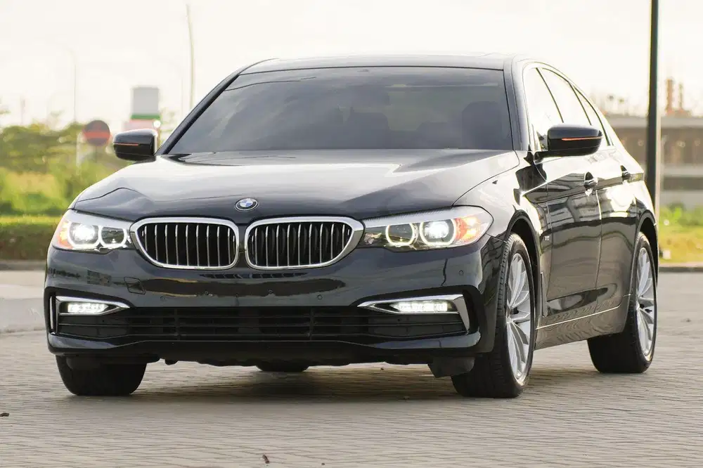 (DP 30jt) BMW 530i Luxury 2019 (G30)