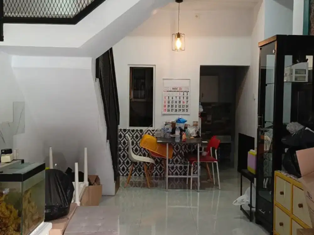 Dijual Cepat Rumah di Willa Depok Asri, 2 lantai bagus semi furnish