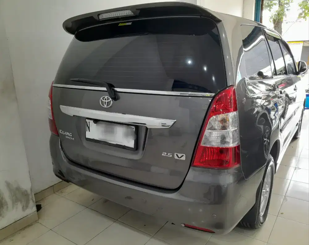 Toyota Innova V Diesel Abu-abu 2012 Automatic