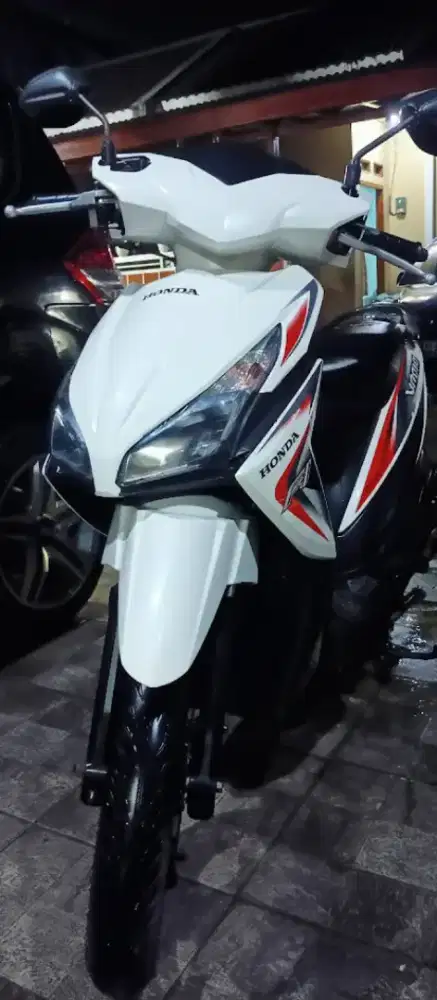 DIJUAL HONDA VARIO 110 FI 2014 – PUTIH