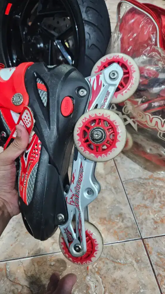 Jual sepatu roda power line