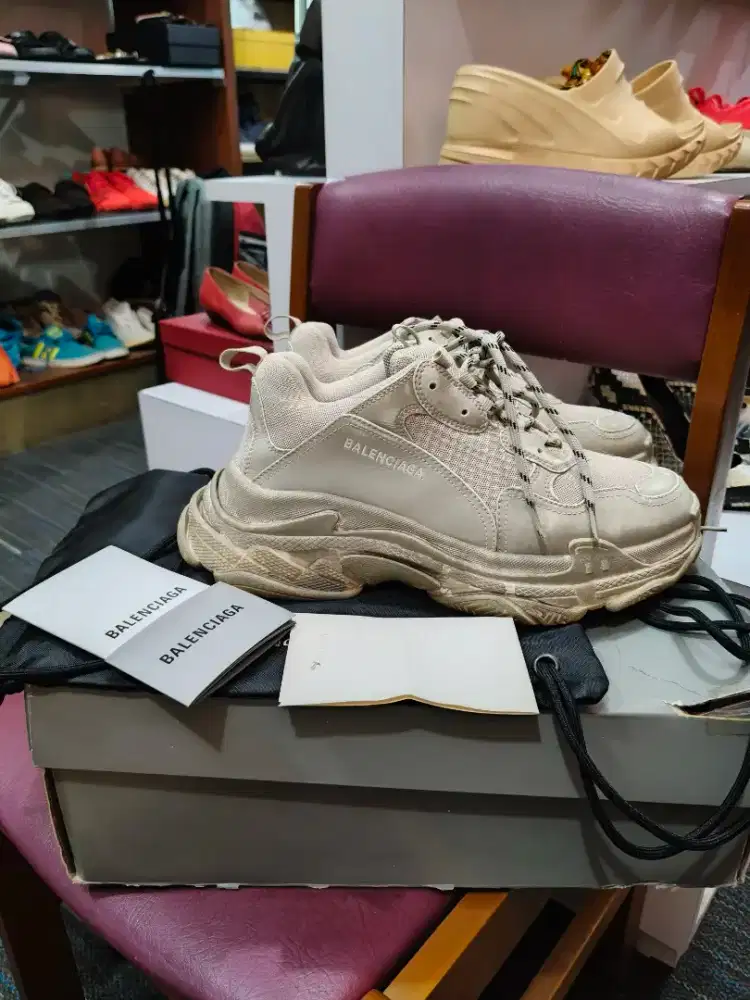 BALENCIAGA TRIPLE S sneaker light beige faded 536737 come with receipt