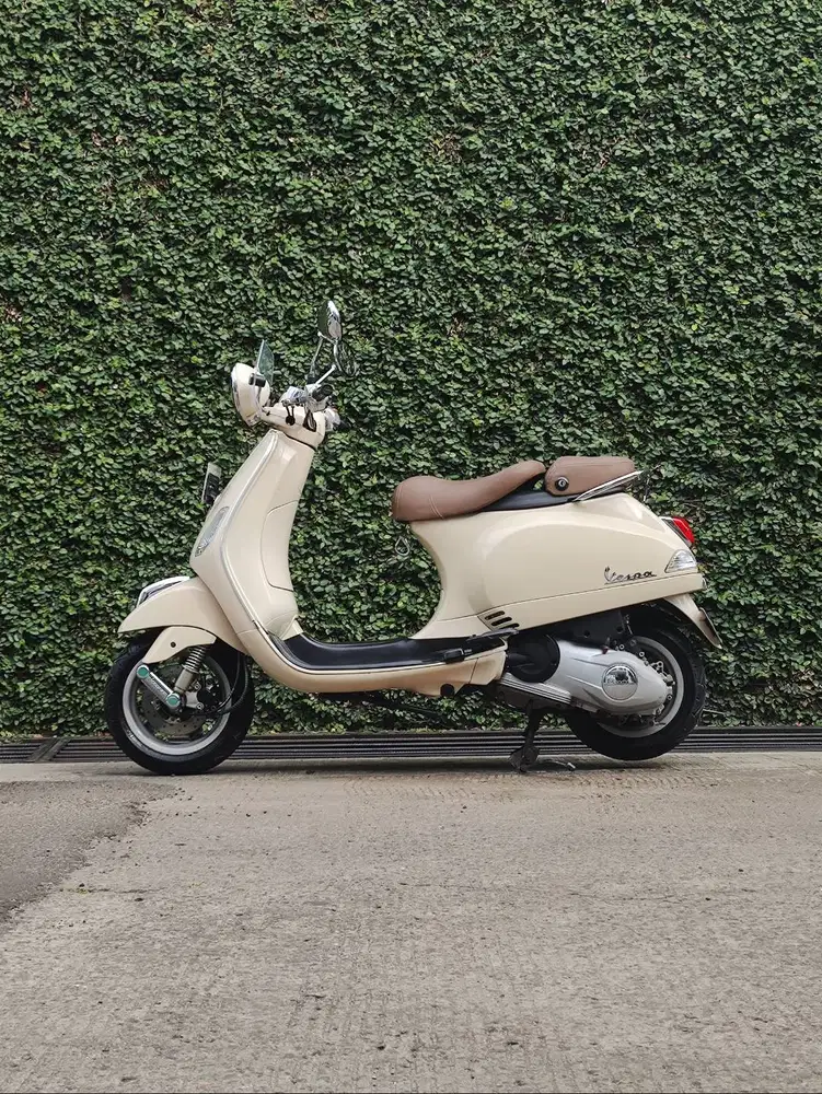 PIAGGIO VESPA LXV 150 3V IE tahun 2016 MULUSSS