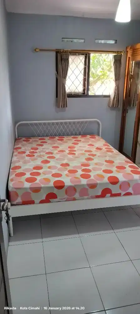 Tempat Tidur Informa  1 set