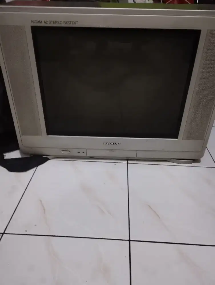 Tv tabung 21 inch merk sharp bonus stb