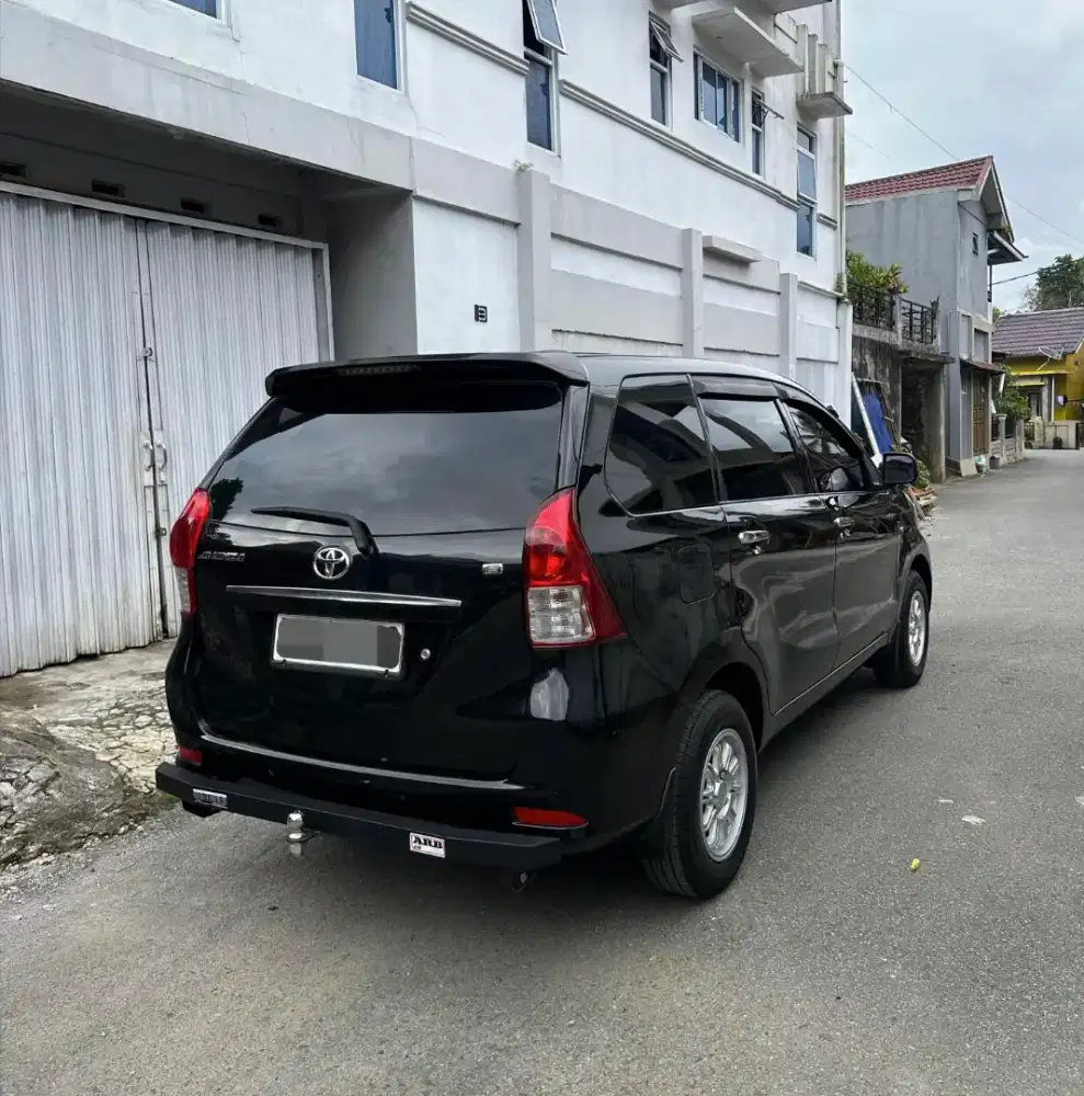 Avanza tahun 2015 km low 74.rb asli