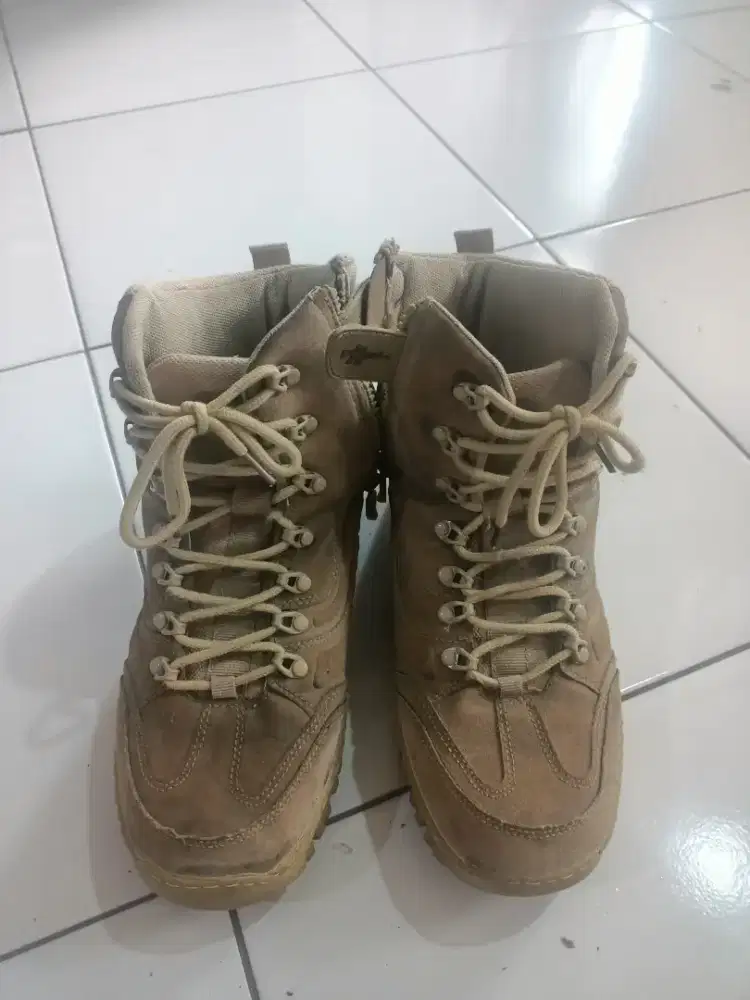 SEPATU PDL / HIKING / TACTICAL  WARNA CREAM SIZE 42 MERK RAFALE