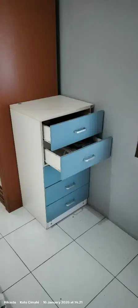 Laci Penyimpanan Informa