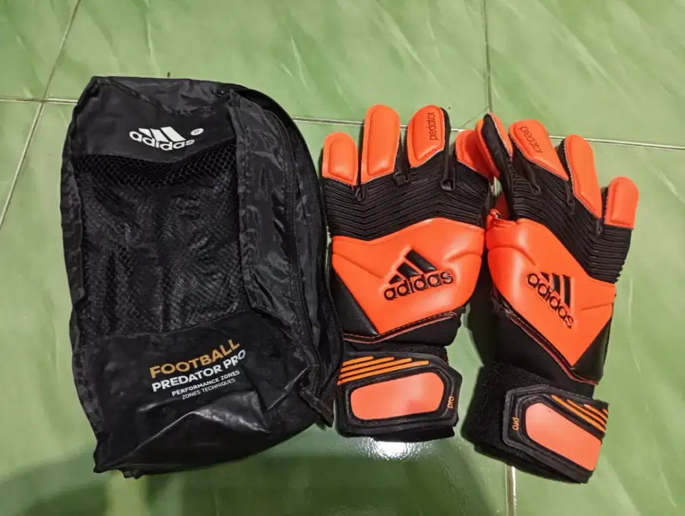Sarung Tangan Kiper Adidas Predator Sz 9