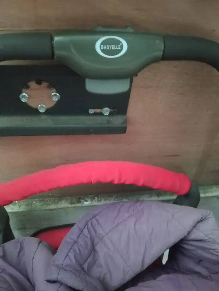 Jual Stroller Babyelle Merah