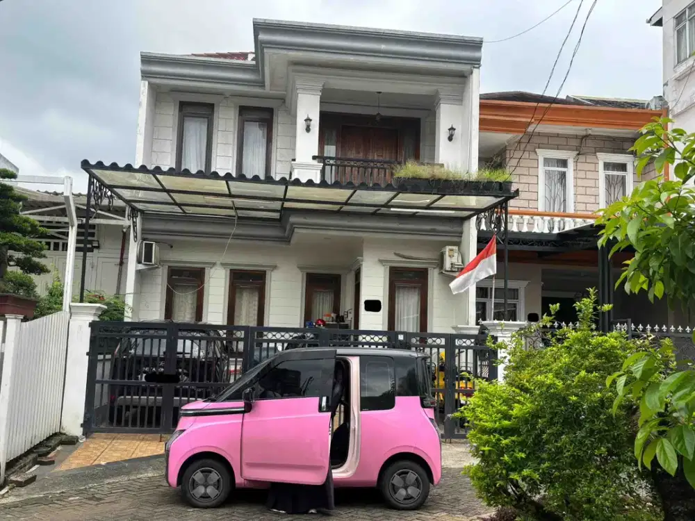 Rumah 2 Lantai 3+1 Kamar Kolam Renang di Karawaci