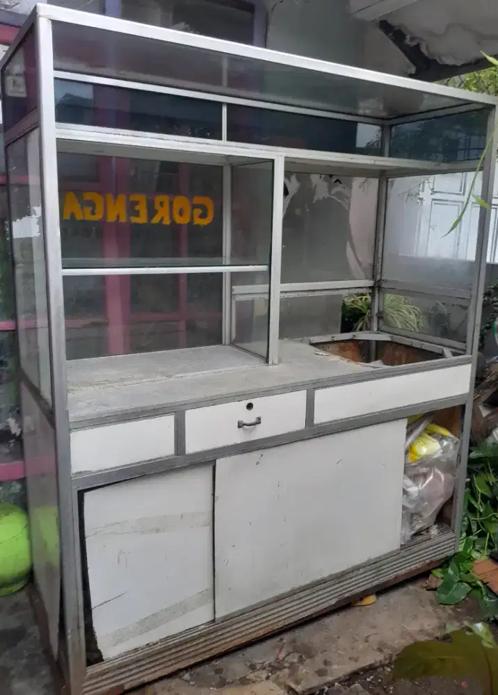 Etalase Alumunium untuk jualan