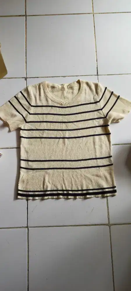 Atasan Rajut Garis garis