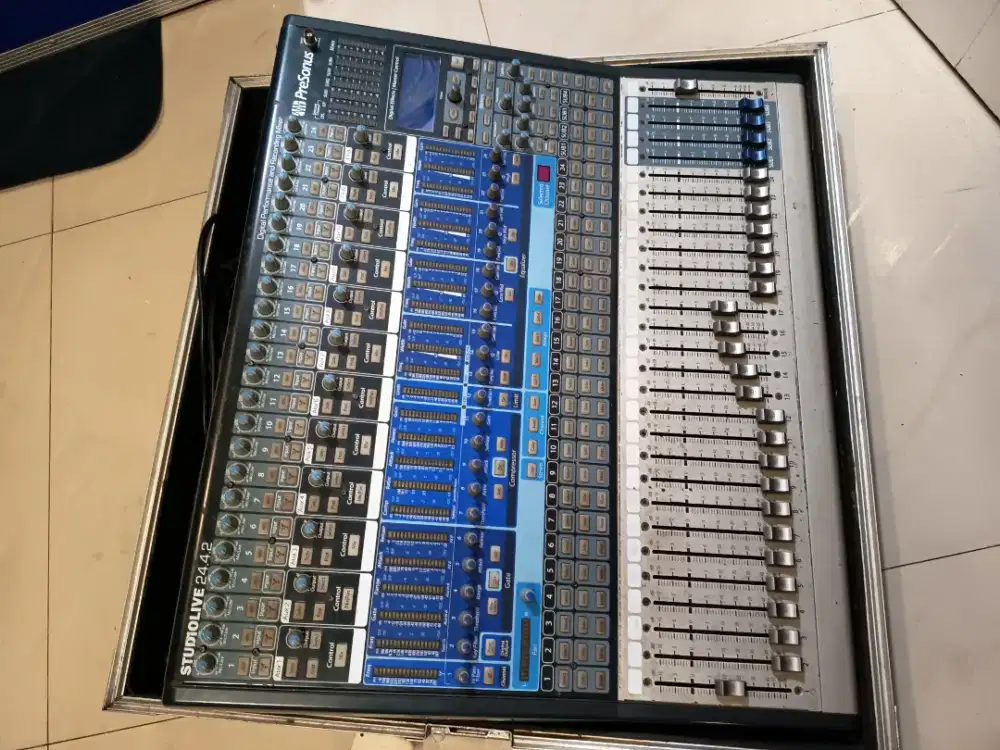 Mixer Digital PreSonus STUDIOLIVE 24.4.2
+ Hardcase.
Baca dulu