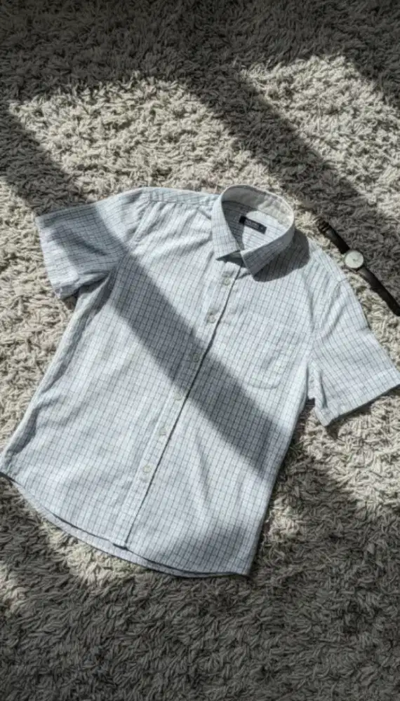 Kemeja cardinal slim-fit