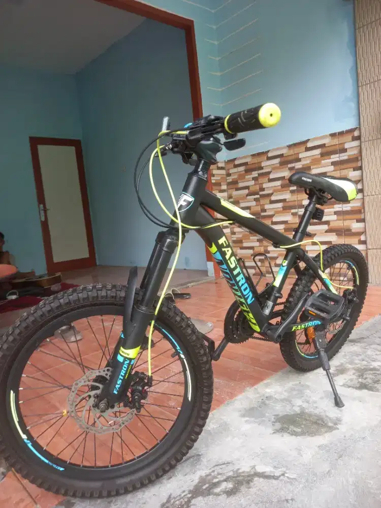 Sepeda merk FASTRON
