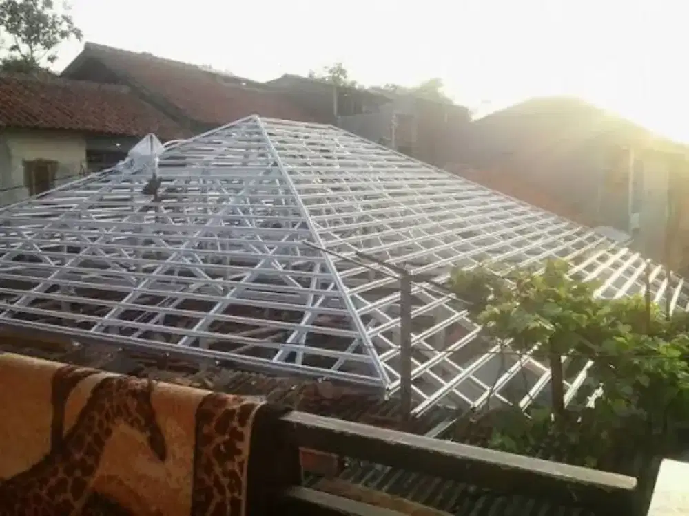Pemasangan baja ringan plafon pvc atap upvc kanopi baja ringan
