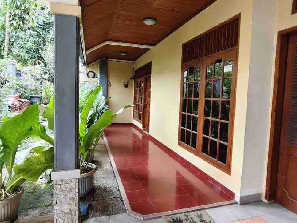 disewakan rumah Sunter 10 x 19 homey seperti di bandung atau Bogor suasana rumahnya only 78juta/th furnished