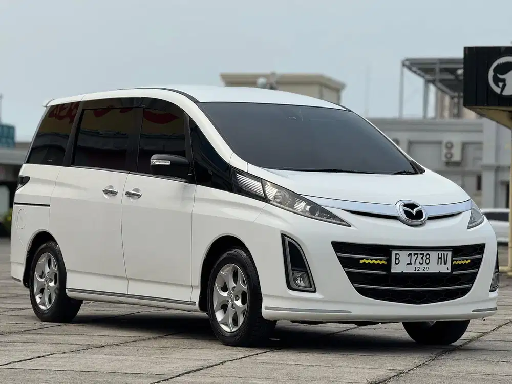 Mazda biante 2.0 AT 2012