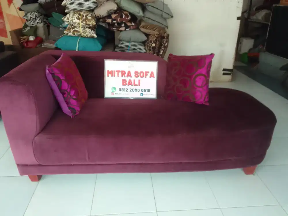 Sofa santai warna ungu bunus bantal 2 kecil