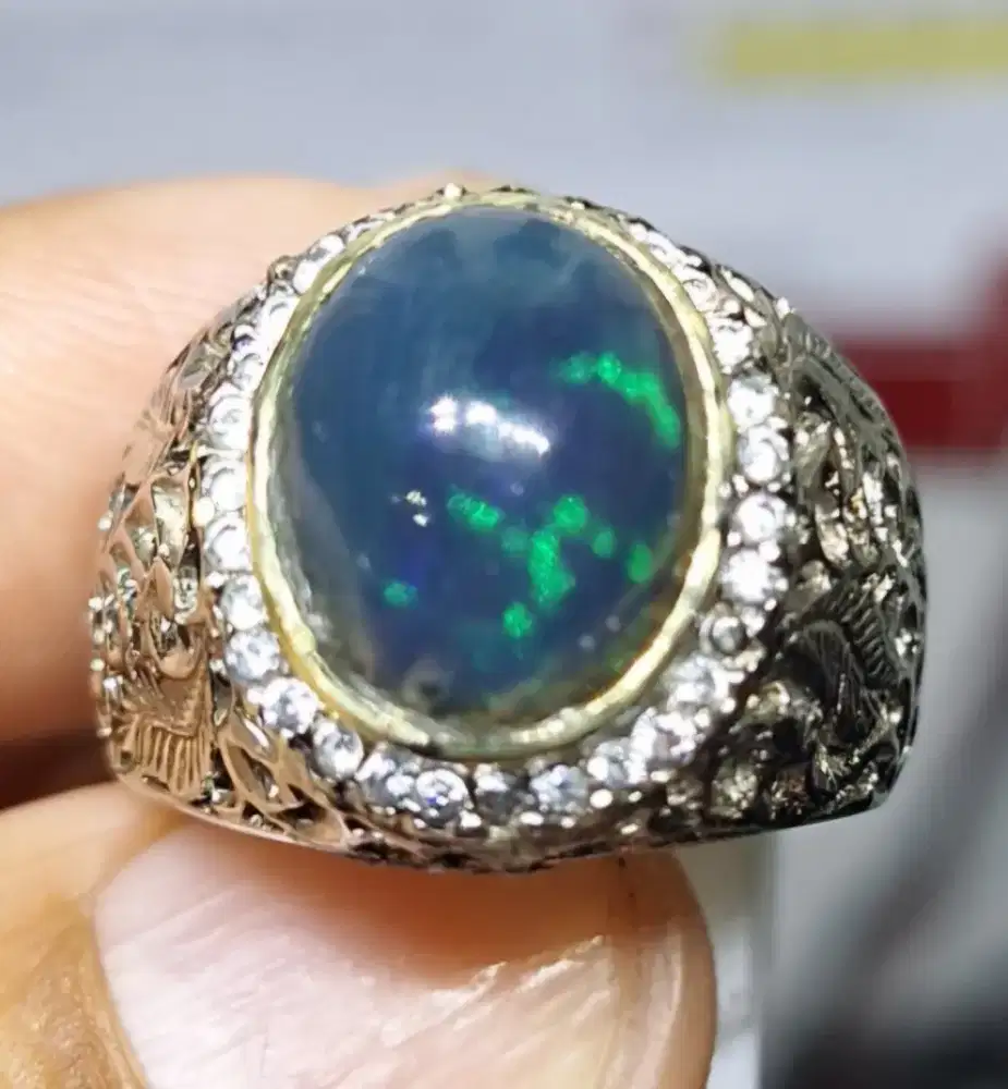 Batu black opal
