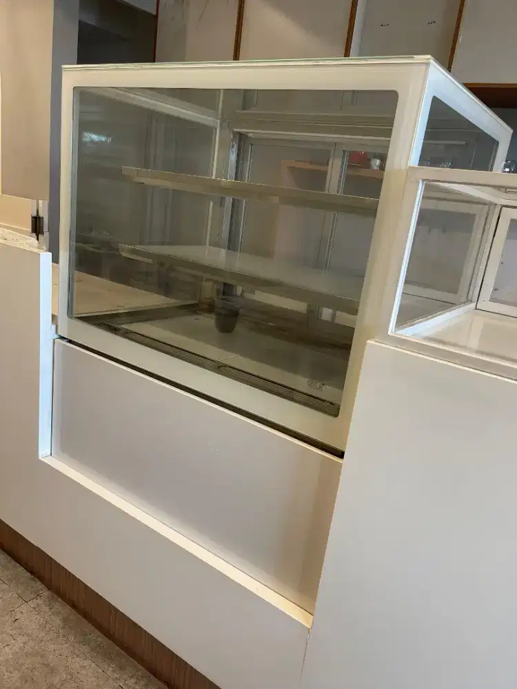 Showcase GEA Like New