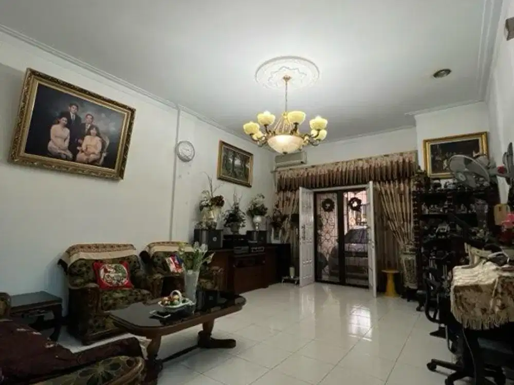 Rumah Siap Huni Di Jalan Kayu Putih Tengah