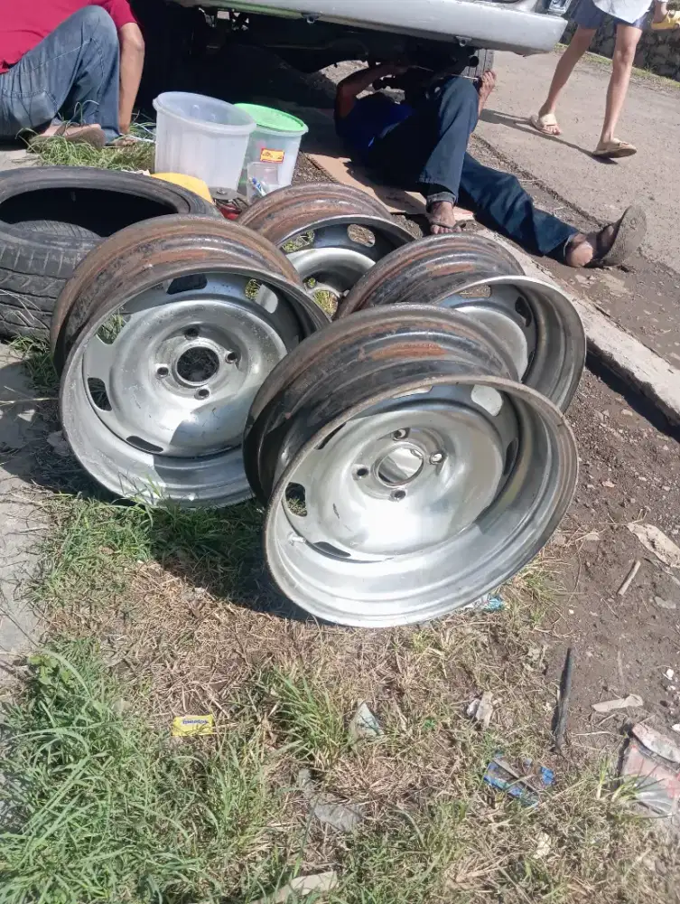 Veg bekas R15 pcd 110 jarang sudah gak dipake,maharin aja