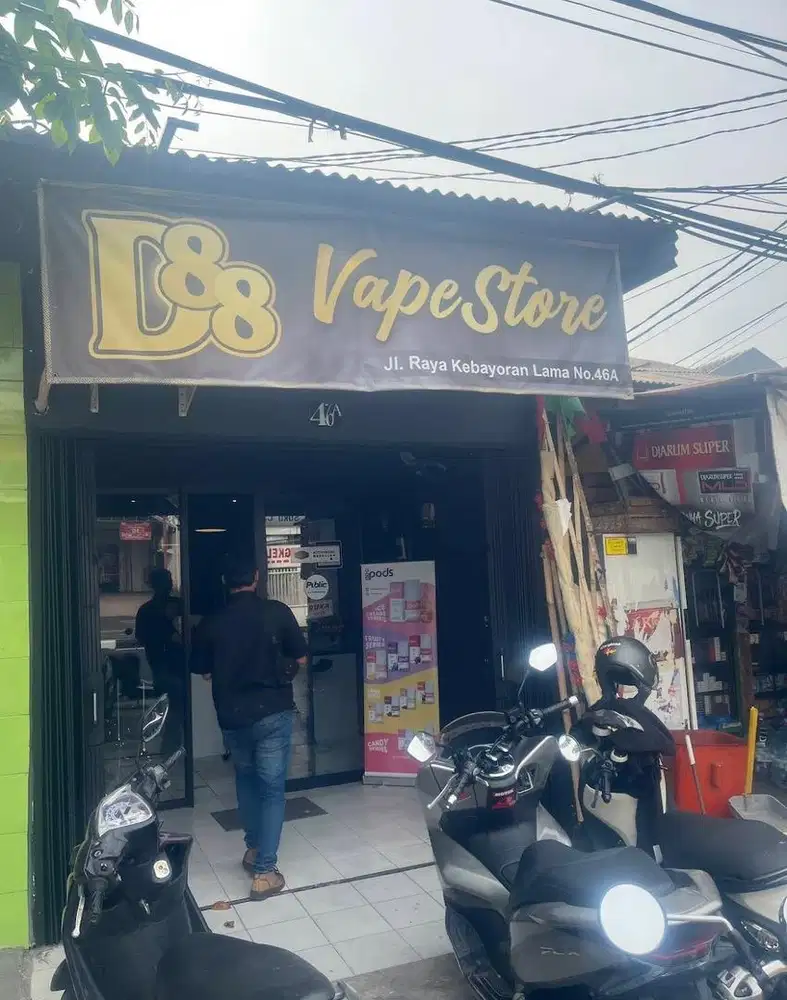 Staff Store Kebayoran Lama