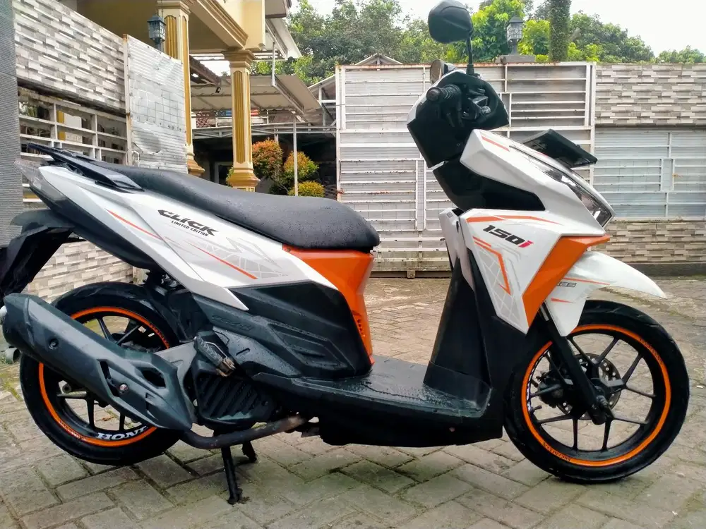 Honda Vario LED lengkap motor sehat keterangan detail dibawah