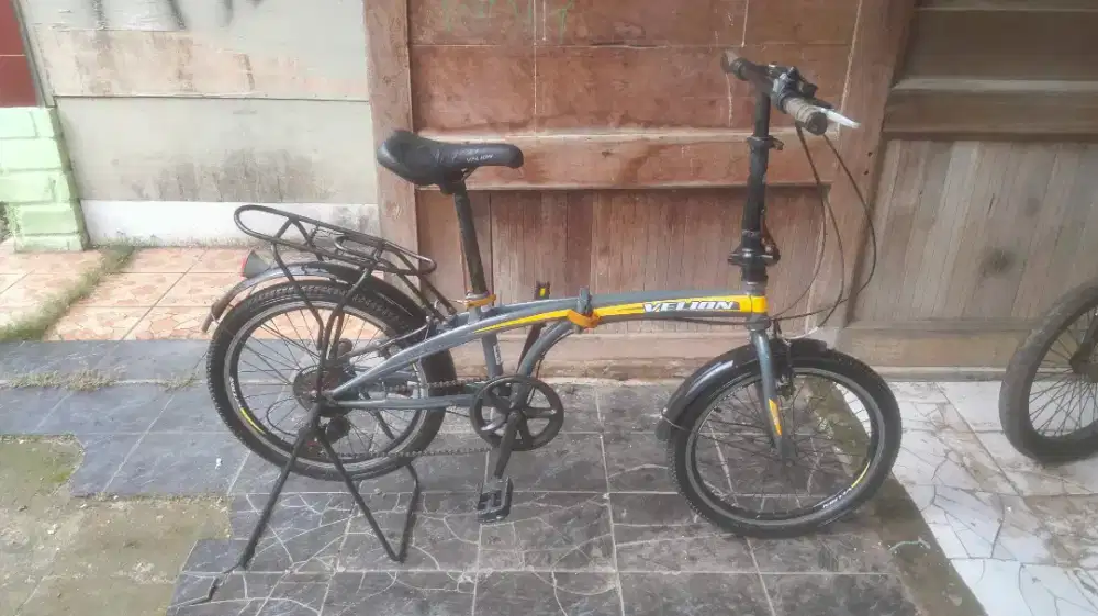 Di jual sepeda lipat uk 20 siap pake